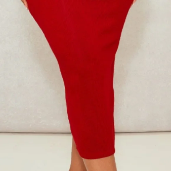 SHAPE RED PLISSE STRAPPY CUP DETAIL MIDAXI DRESS - Picture 3 of 8